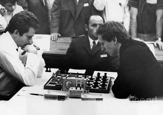 bobby fisher playing chess in a tournament